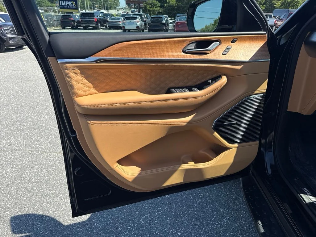 Used 2025 Black Jeep Summit image 24