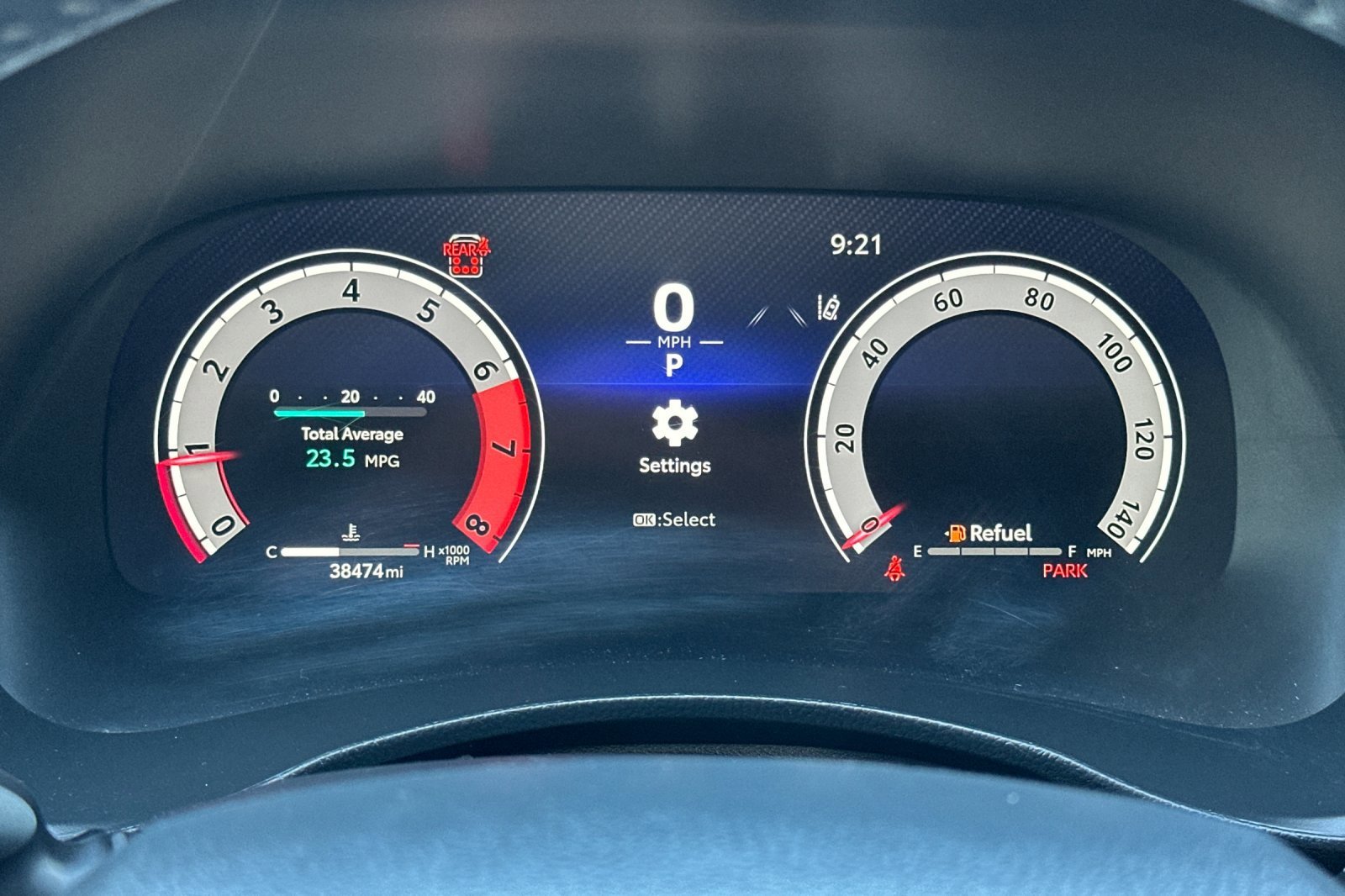 2025 Toyota Highlander LE - Photo 25