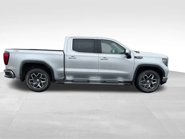 Used 2022 QUICKSILVER METALLIC GMC SLT image 4