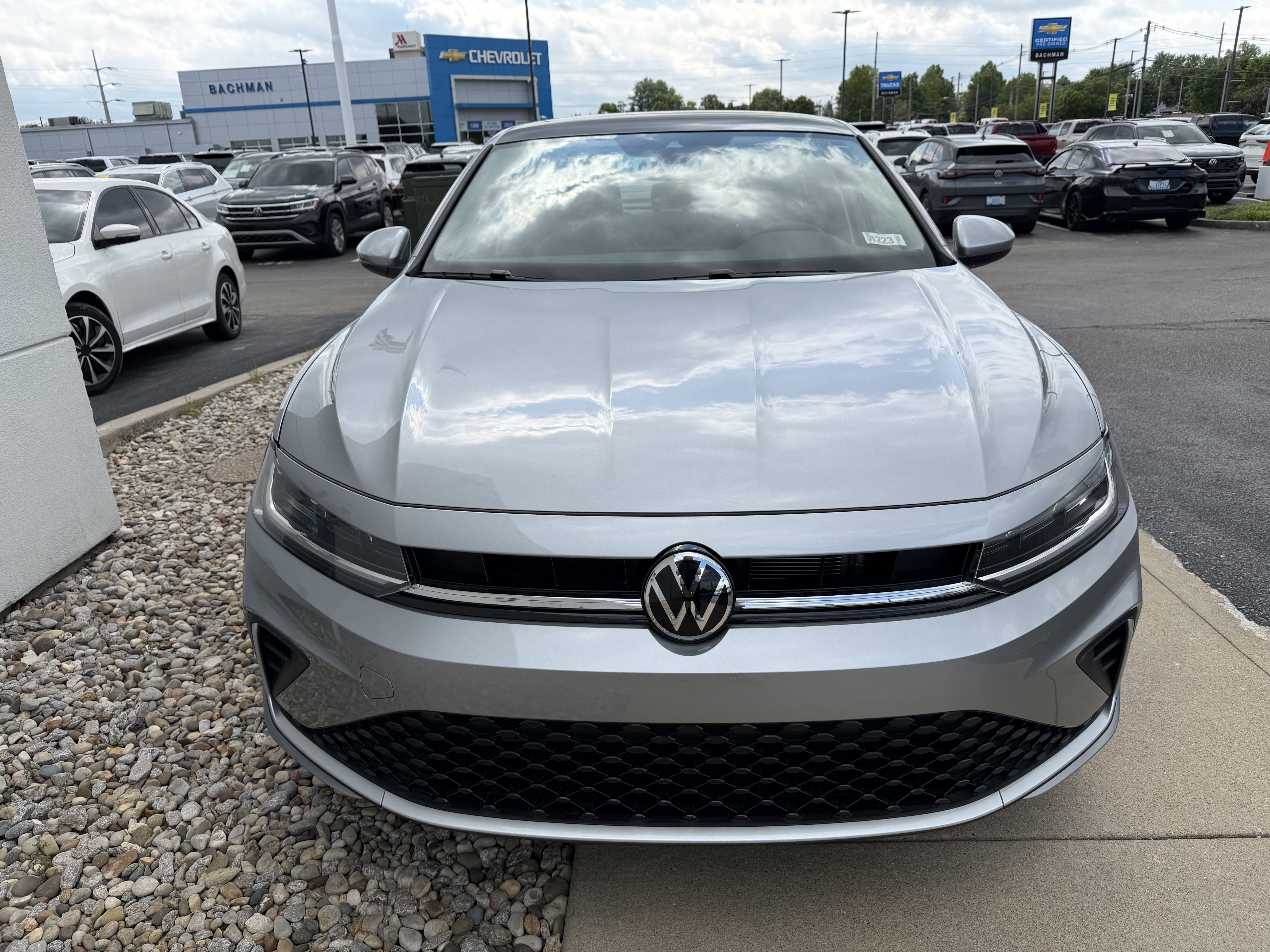 New 2026 Pyrite Silver Metallic Volkswagen SE image 3