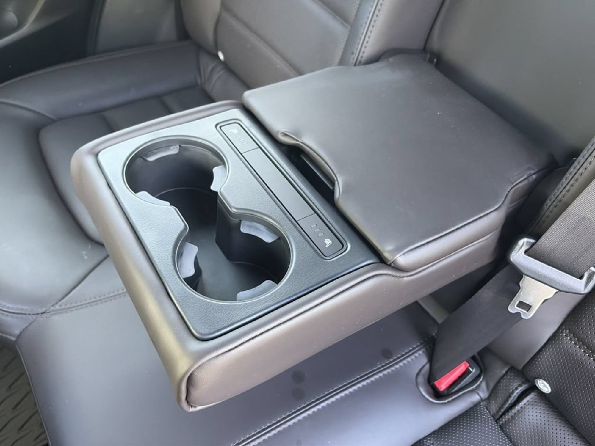 Used 2021 Machine Gray Metallic Mazda Signature image 28