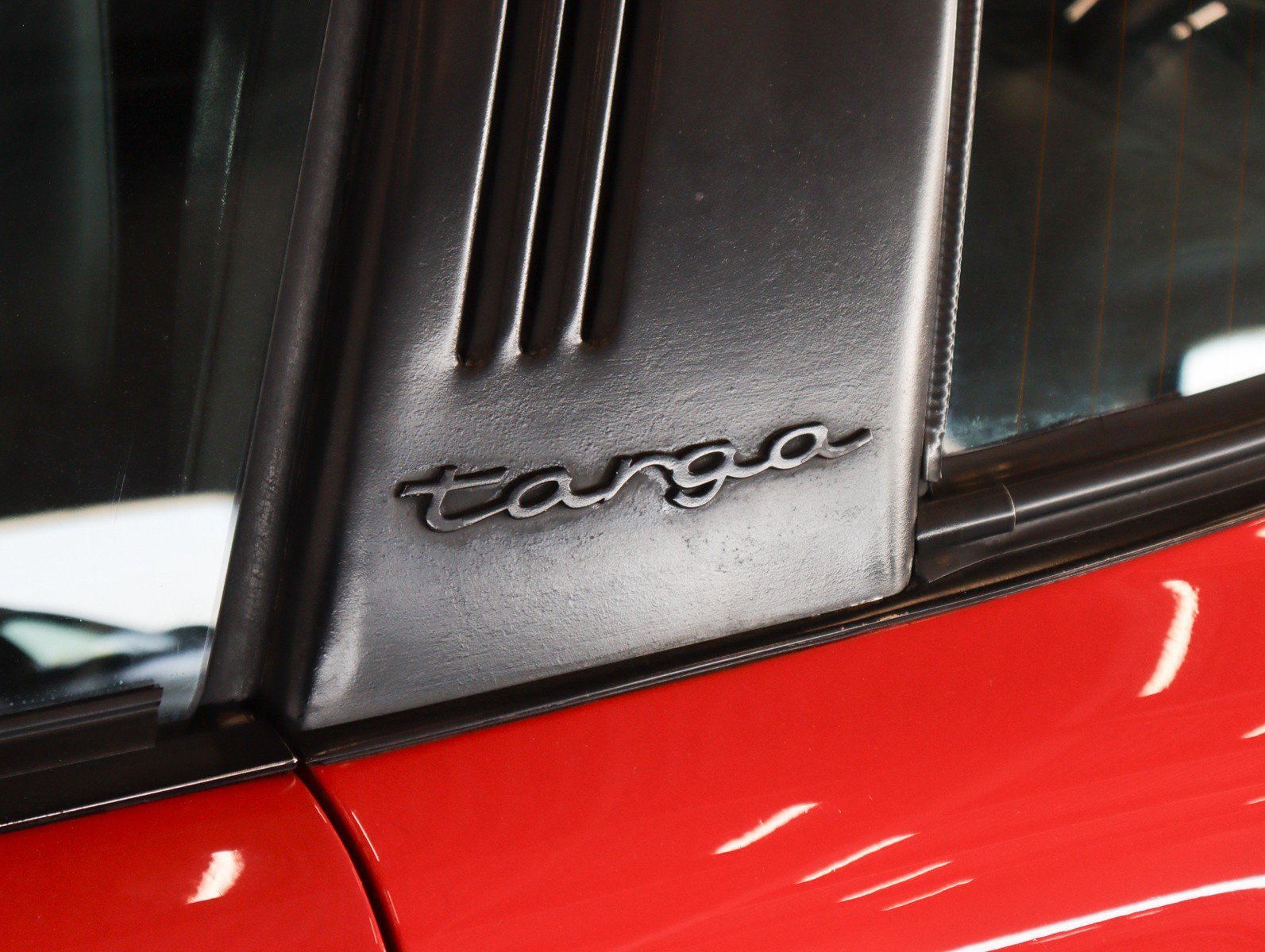 Used 1985 Guards Red Porsche Targa w/5speed trans image 22