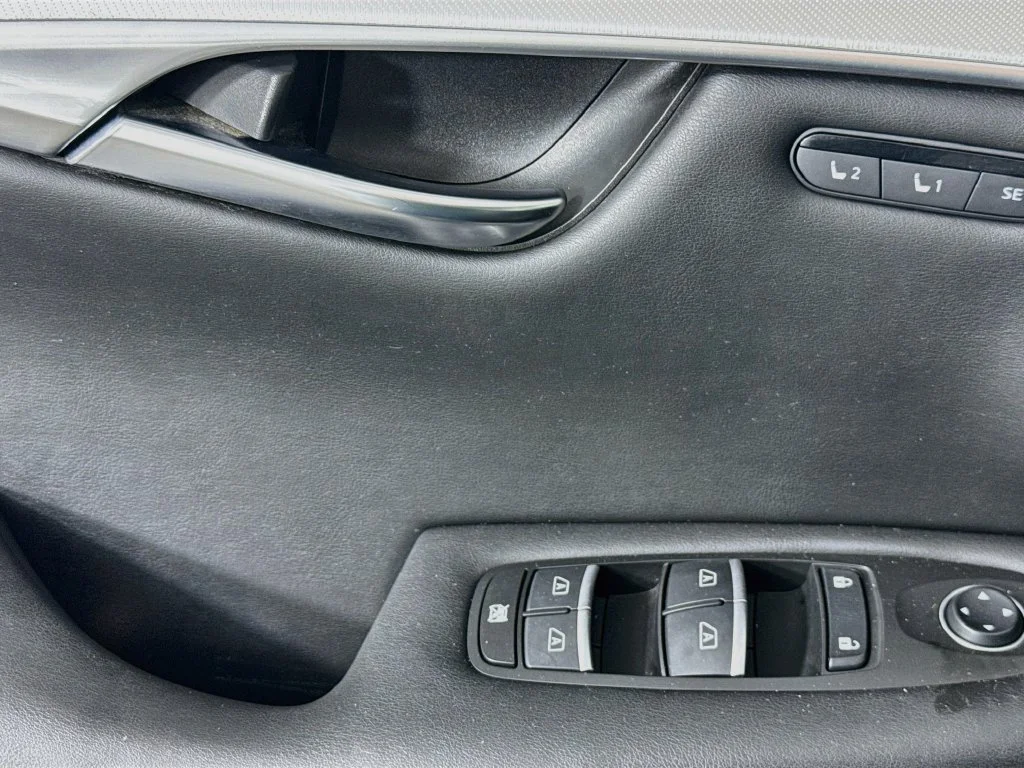 Certified Used 2019 Silver INFINITI ESSENTIAL image 23