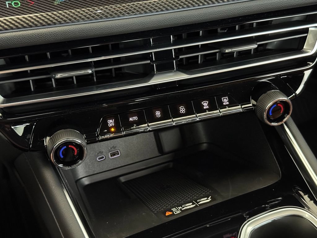 2027 Chevrolet Traverse Z71 - Photo 39
