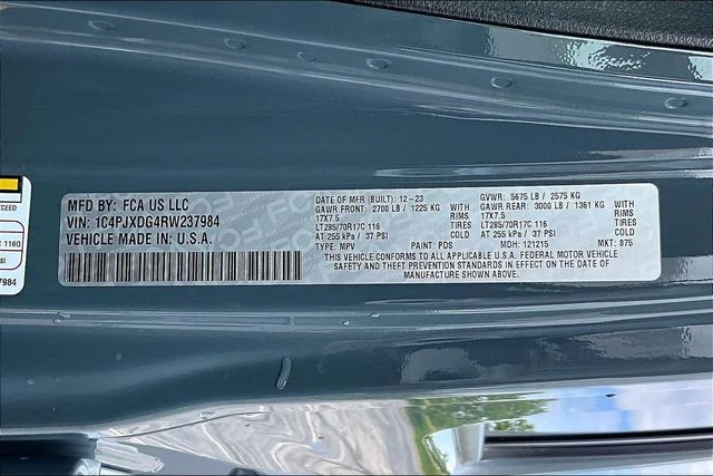 Used 2024 Anvil Clearcoat Jeep Sport image 19