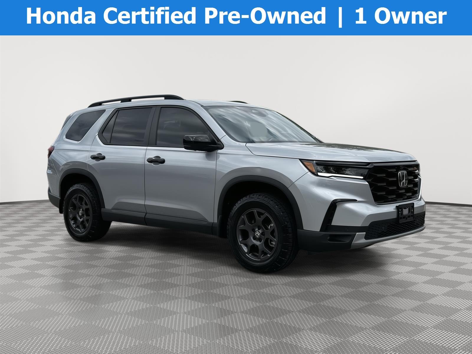 2025 Honda Pilot TrailSport AWD's photo