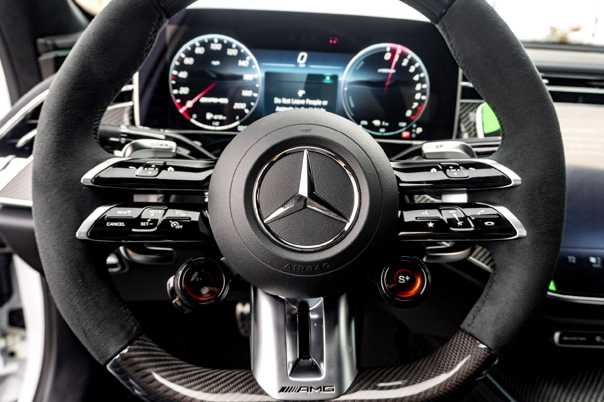 New 2026 MANUFAKTUR Moonlight White Metallic Mercedes-Benz AMG® E 53 E 4MATIC+ Sedan image 36