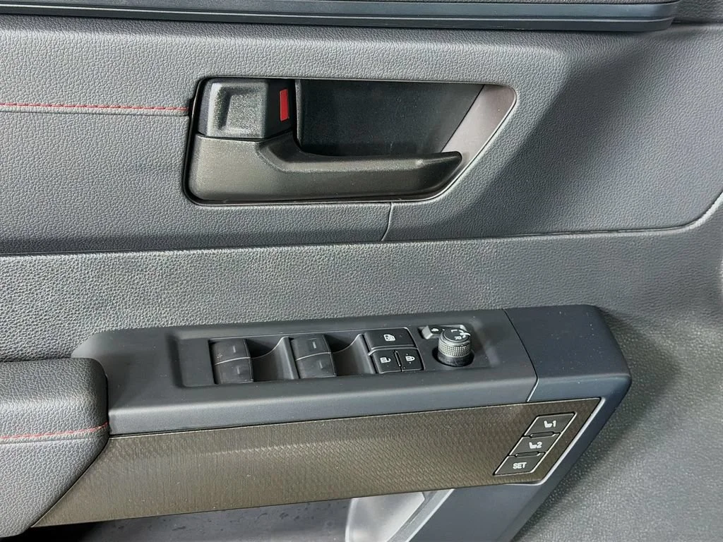 Used 2025 Ice Cap Toyota SR5 image 18