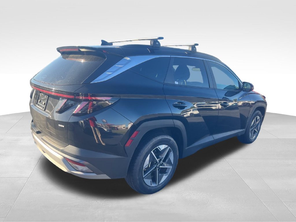 Used 2025 Black Hyundai SEL Convenience image 5