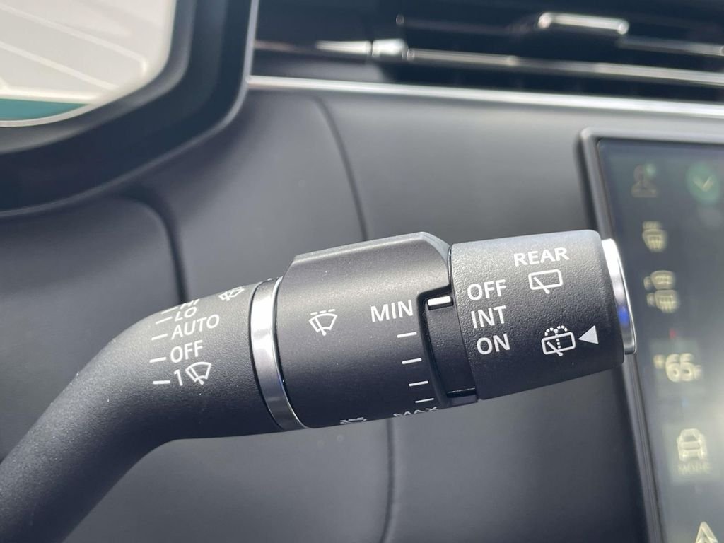 New 2026 Carpathian Grey Land Rover SE image 38