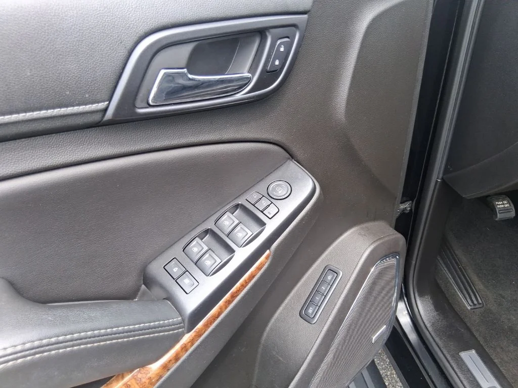 Used 2018 Black Chevrolet Premier image 10