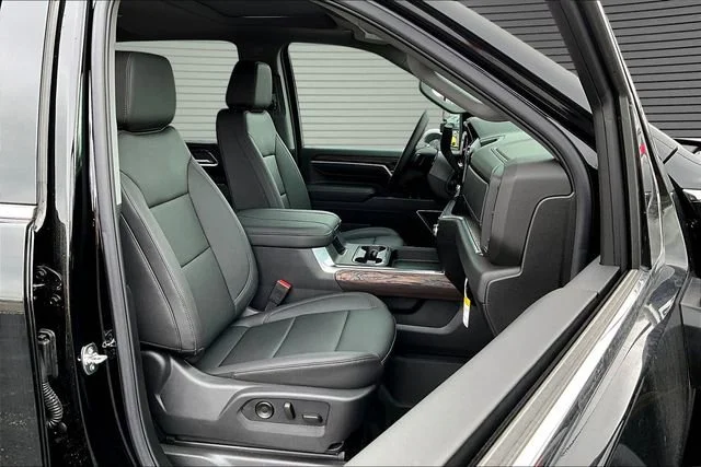 2025 GMC Sierra 2500HD SLT - Photo 10