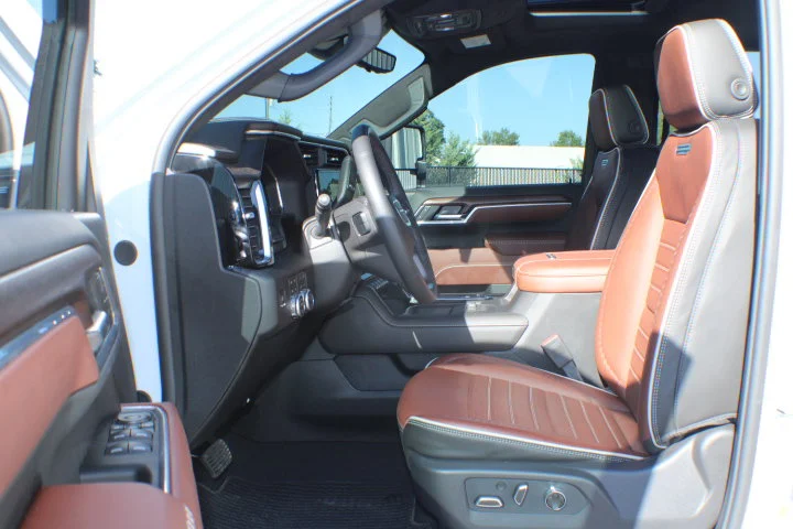 Certified Used 2026 Glacier White Tricoat GMC Denali Ultimate image 14