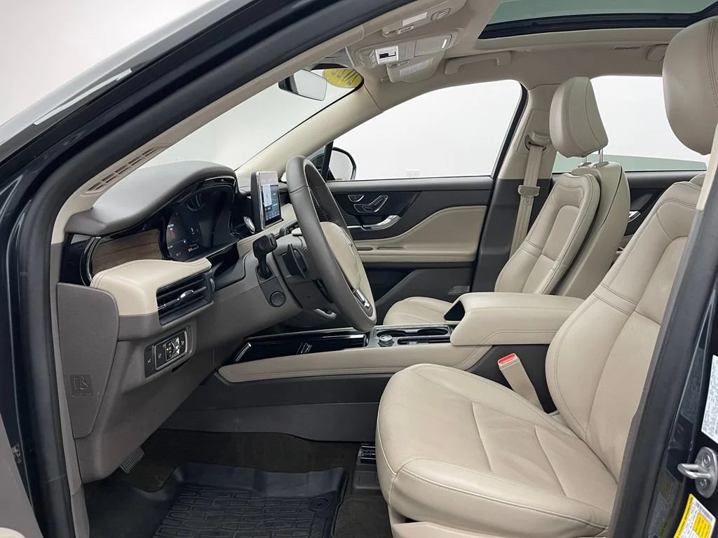 Used 2022 Blue Lincoln Reserve image 19