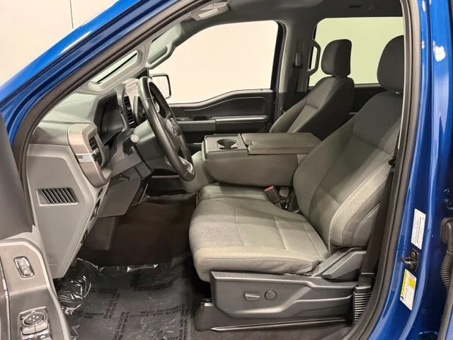 Used 2025 Blue Ford XLT image 12