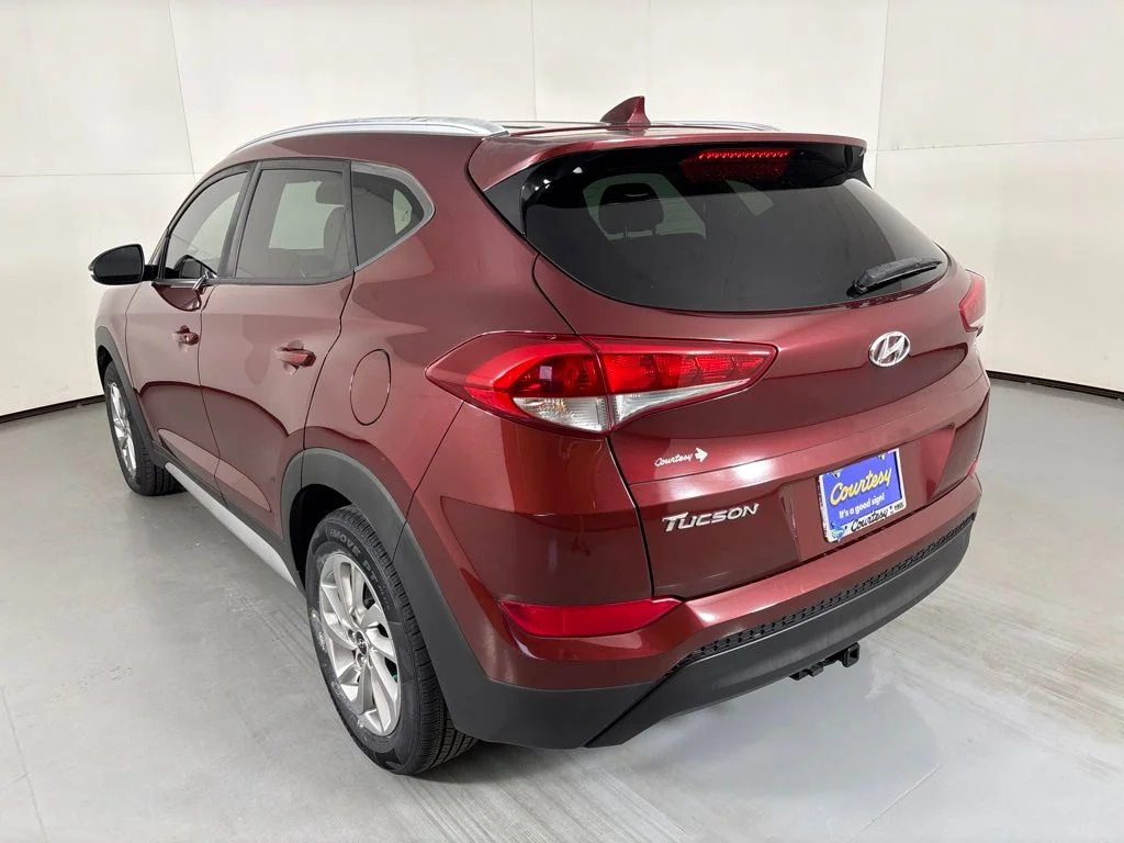 Used 2018 Red Hyundai SEL Plus image 6