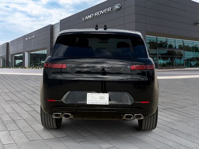 New 2026 Santorini Black Land Rover Dynamic SE image 4