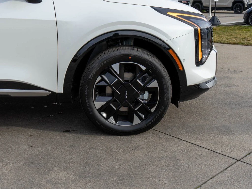 New 2026 Snow White Pearl Kia SX Prestige image 35