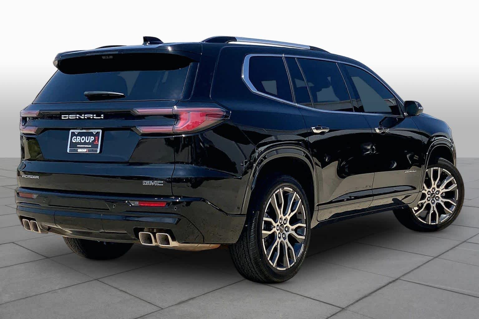 2026 GMC Acadia Denali Ultimate - Photo 13
