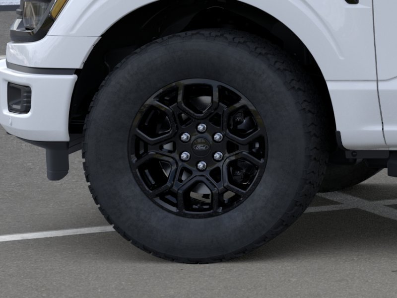 New 2026 Oxford White Ford XLT image 19