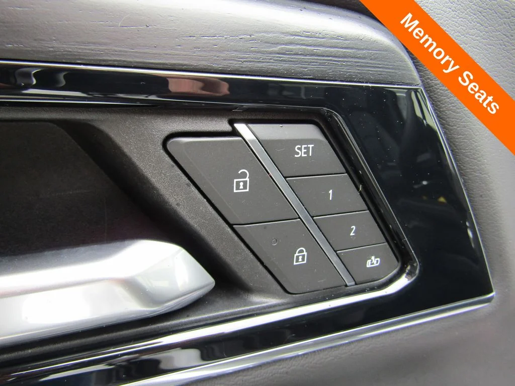 Used 2025 Summit White GMC Denali image 6