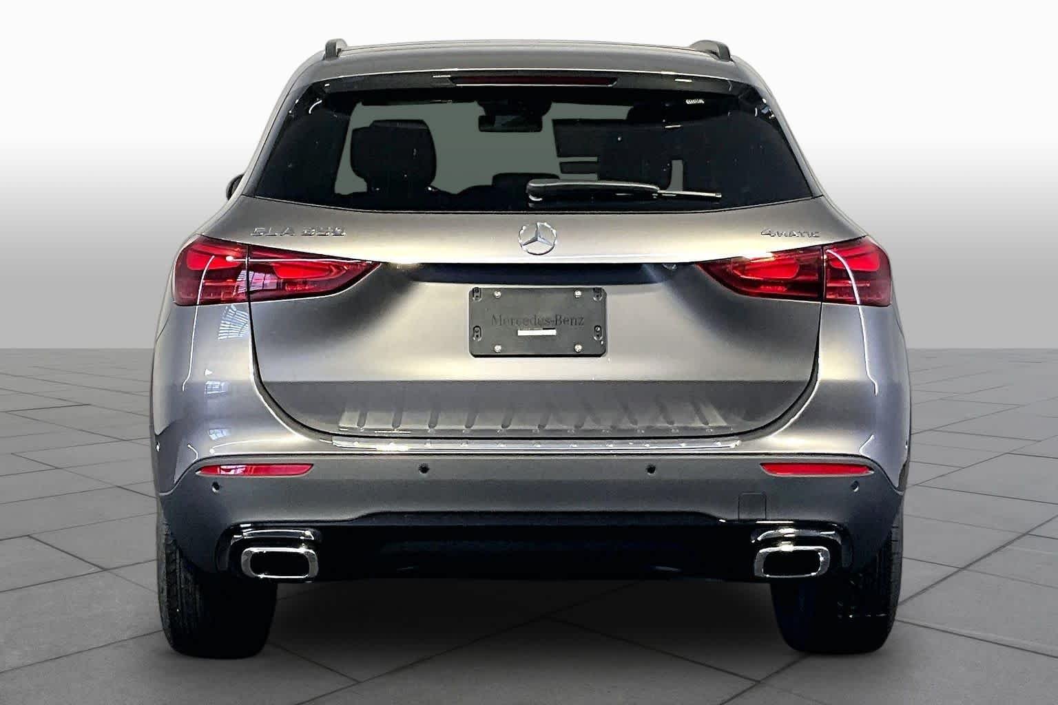New 2026 Mountain Grey Metallic Mercedes-Benz GLA 250 image 4