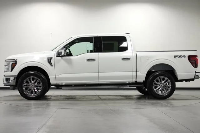 New 2026 Star White Metallic Tri-Coat Ford Lariat® image 32