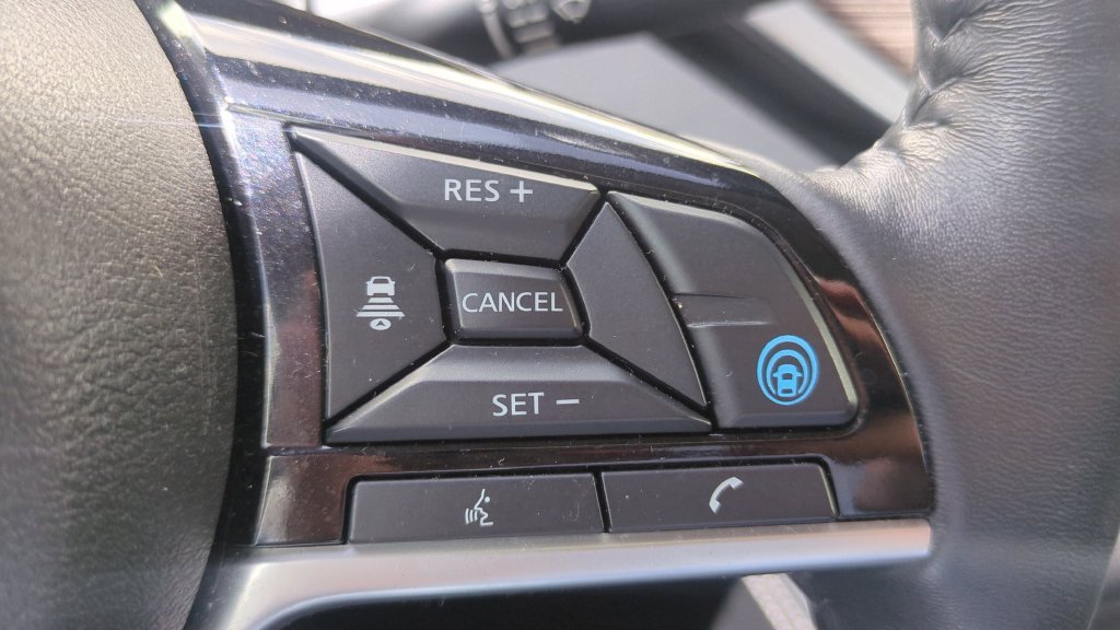 Used 2019 Blue Nissan 2.5 SL image 21