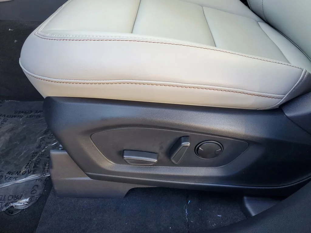 2026 Ford Explorer Active - Photo 6