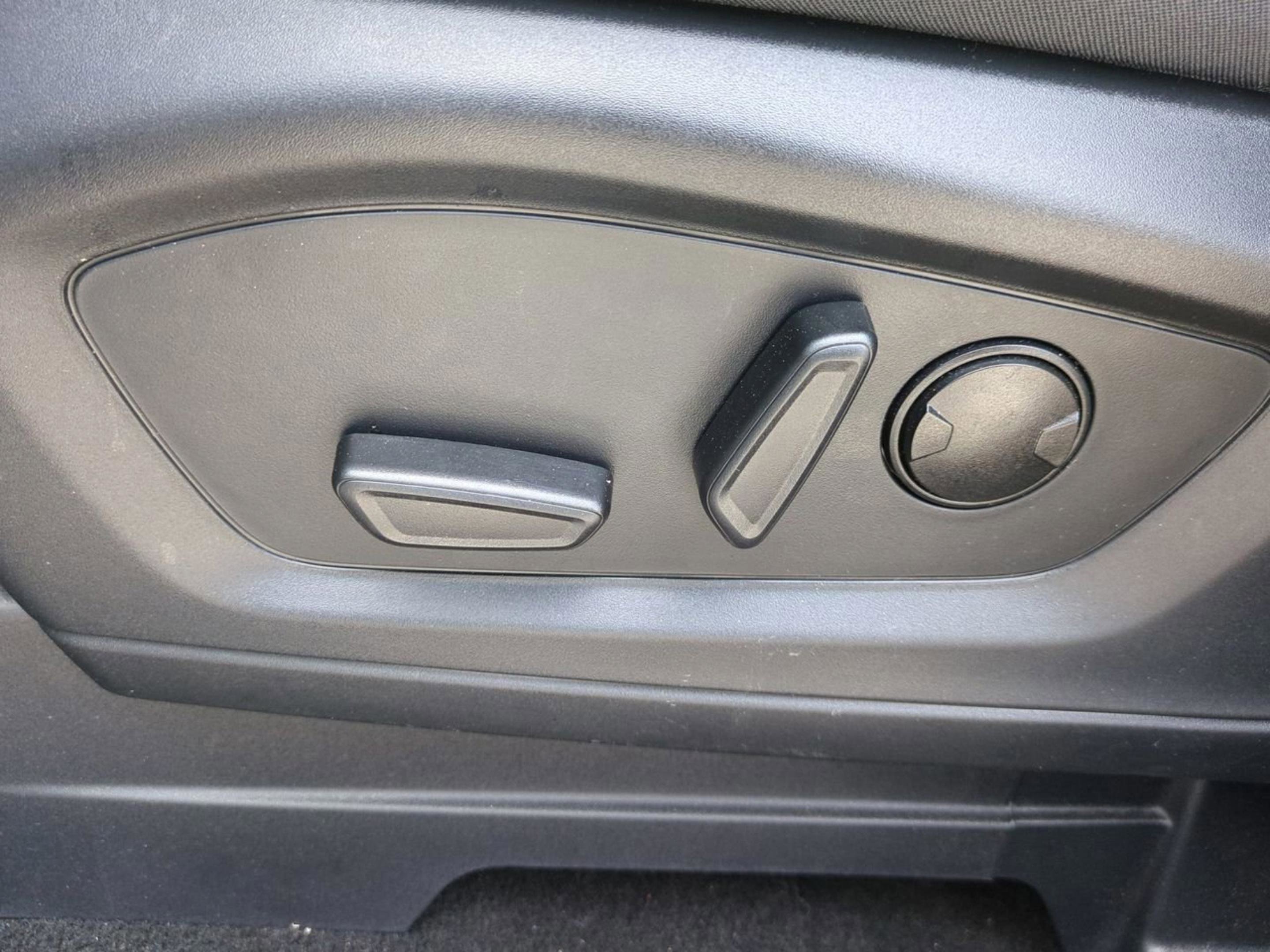 Used 2025 Vapor Blue Ford Active image 18