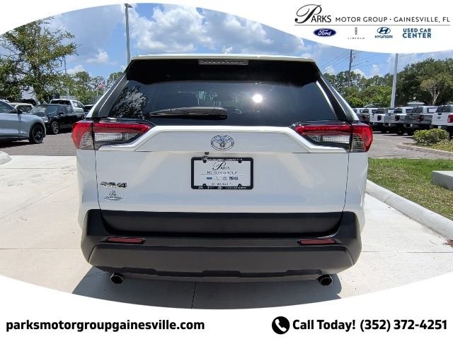 Used 2021 White Toyota LE image 13