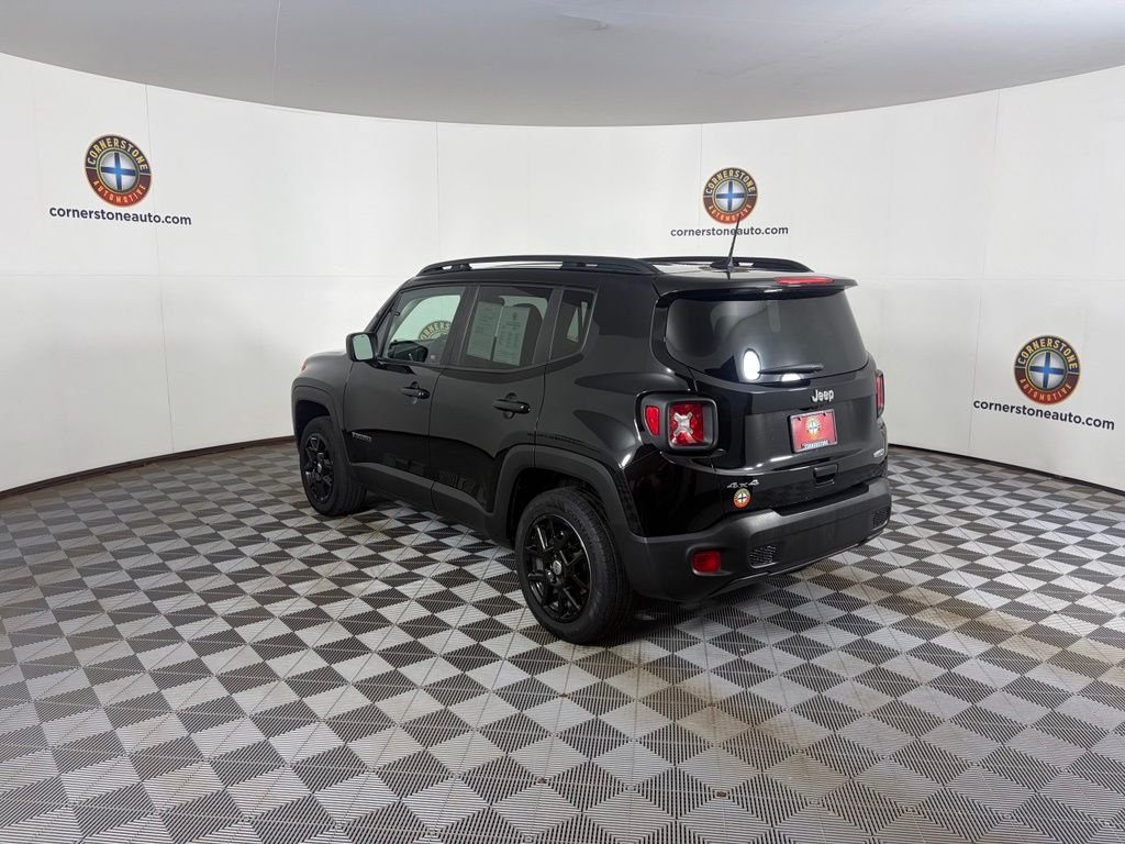 Used 2022 Black Jeep Latitude image 19