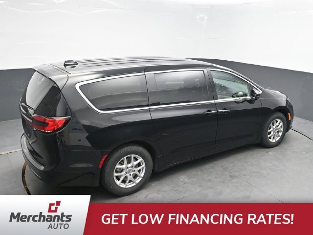 Used 2024 Black Chrysler Touring L image 27
