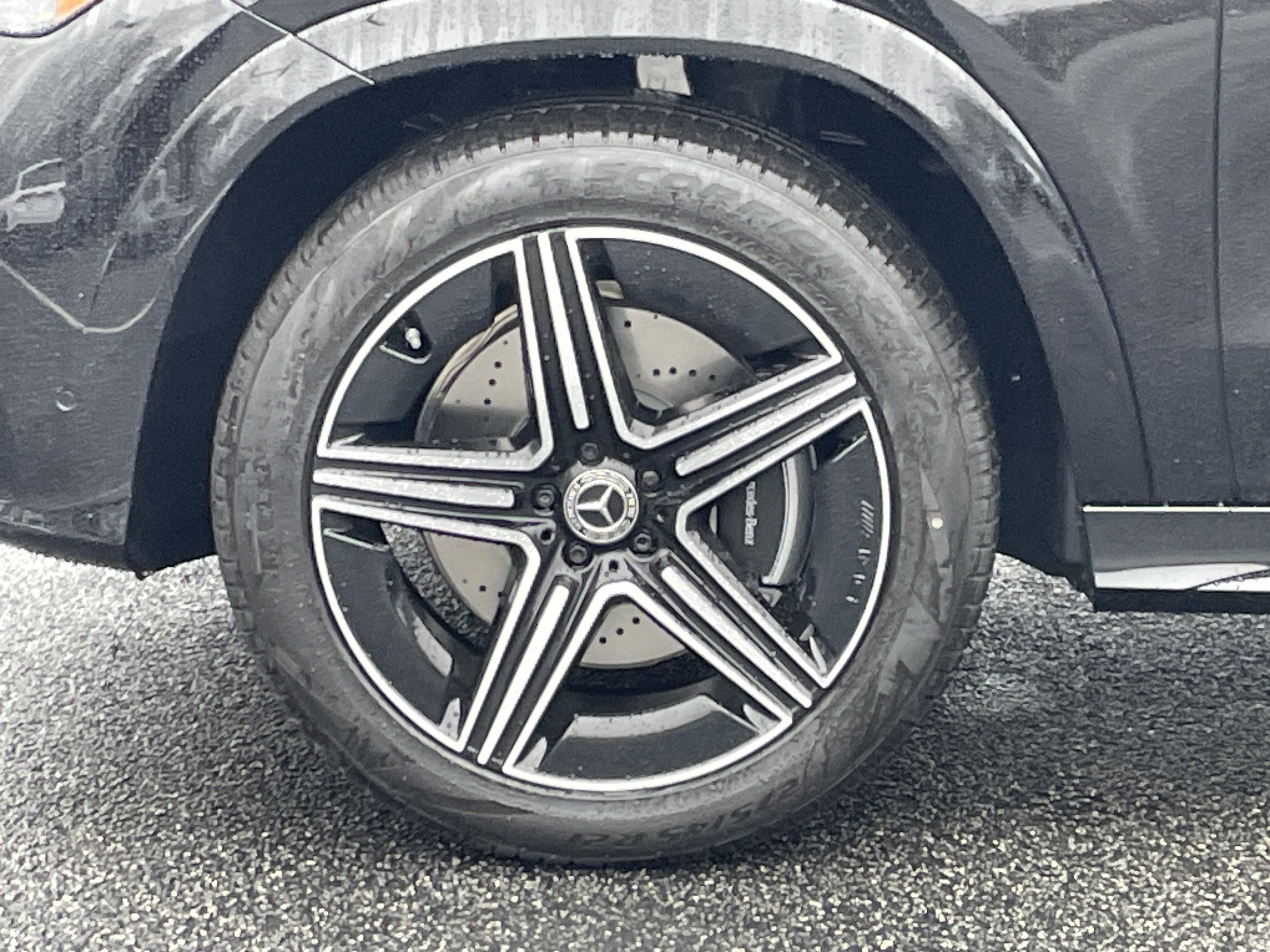 New 2026 Obsidian Black Metallic Mercedes-Benz GLE 580 4MATIC® SUV image 15