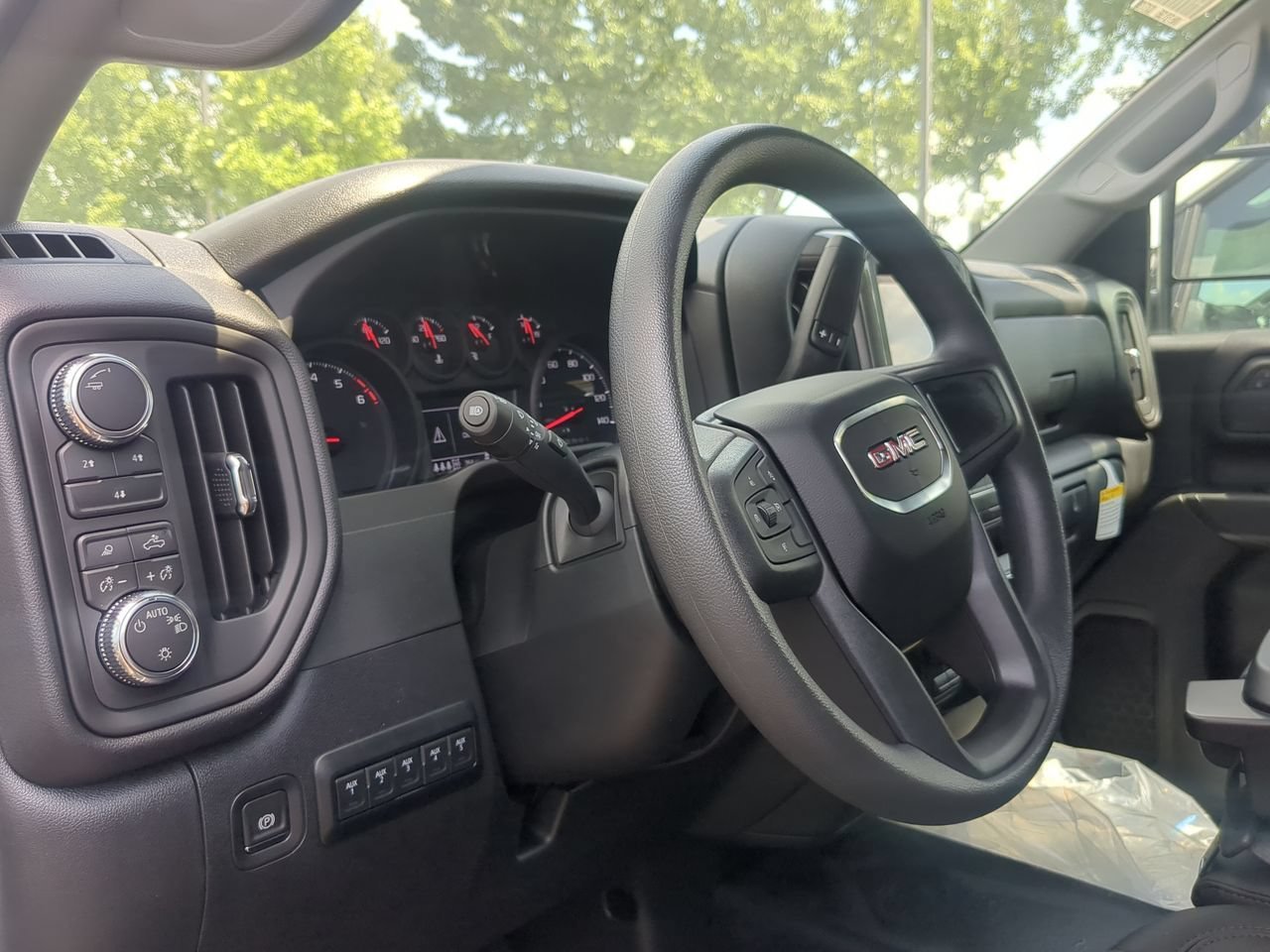 New 2026 Summit White GMC Pro image 10