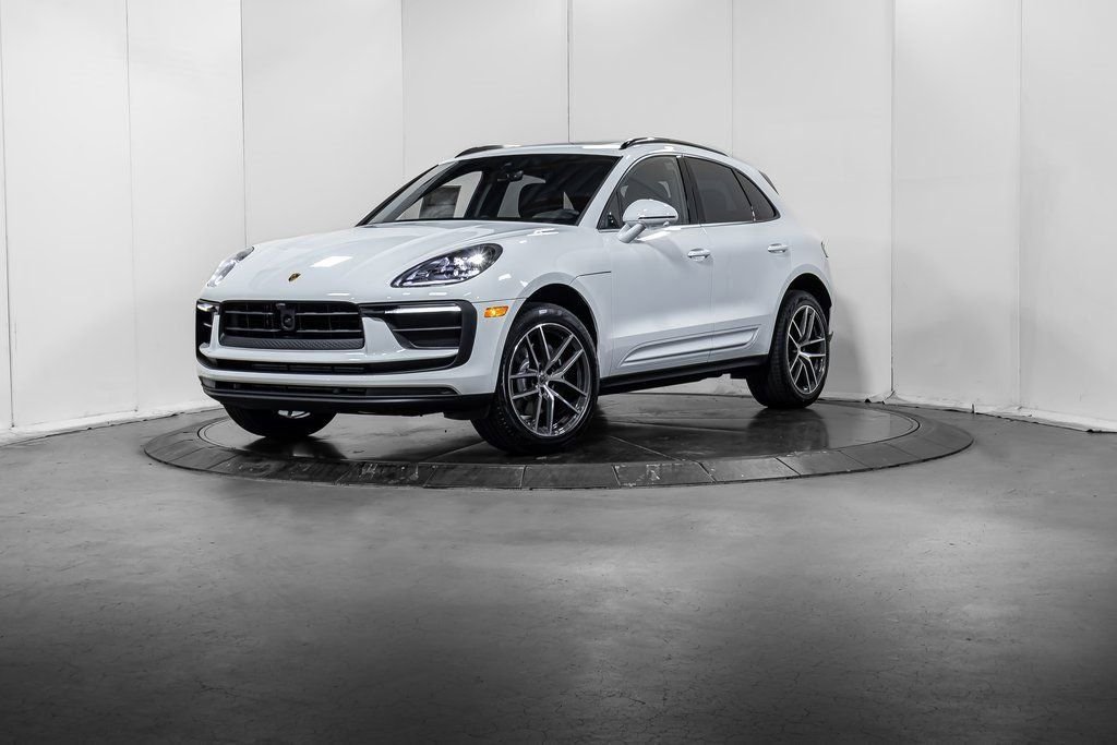 2025 Porsche Macan's photo