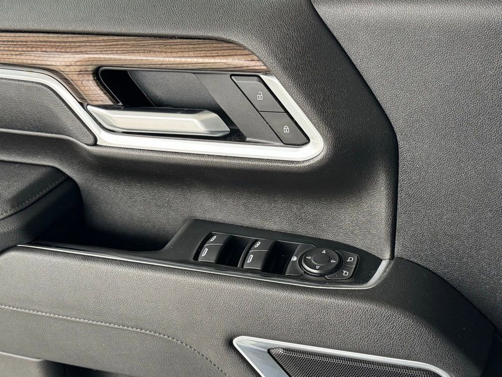 Used 2025 Sterling Gray Metallic Chevrolet LT image 35