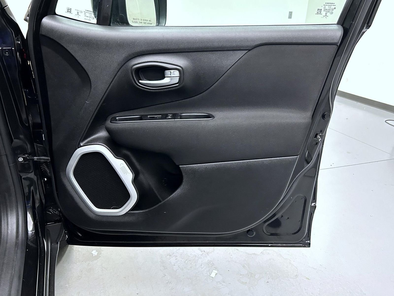 Used 2020 Black Jeep Latitude image 16