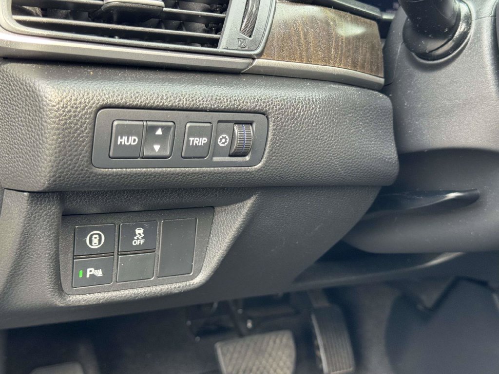 Used 2018 Black Honda Touring image 10