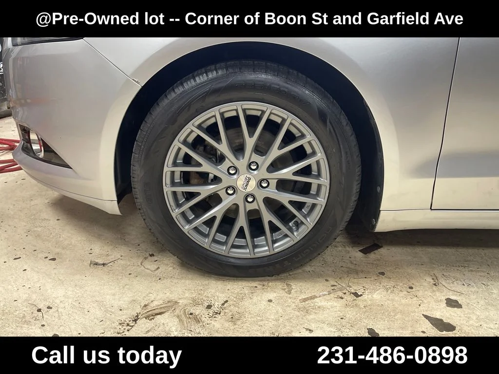 Used 2014 Silver Ford Titanium image 8