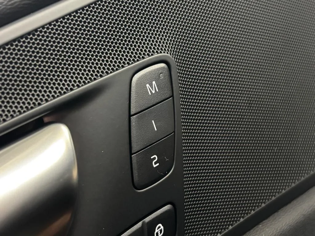 2026 Volvo XC60 Plus - Photo 24