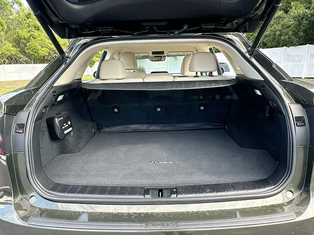 Used 2021 Green Lexus 350 image 23