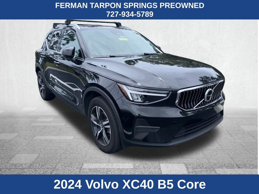 2024 Volvo XC40 B5 Core Dark AWD's photo