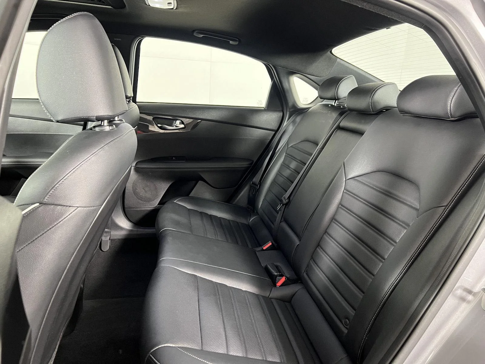 Used 2023 Steel Gray Kia GT-Line image 31