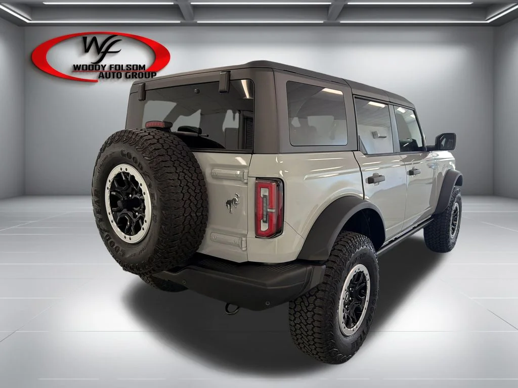 New 2026 Avalanche Gray Ford Badlands® image 6