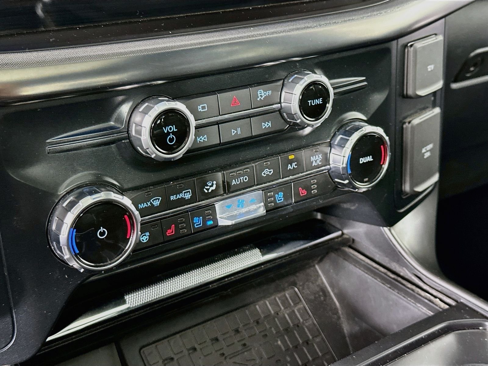 Used 2025 White Ford Tremor image 17