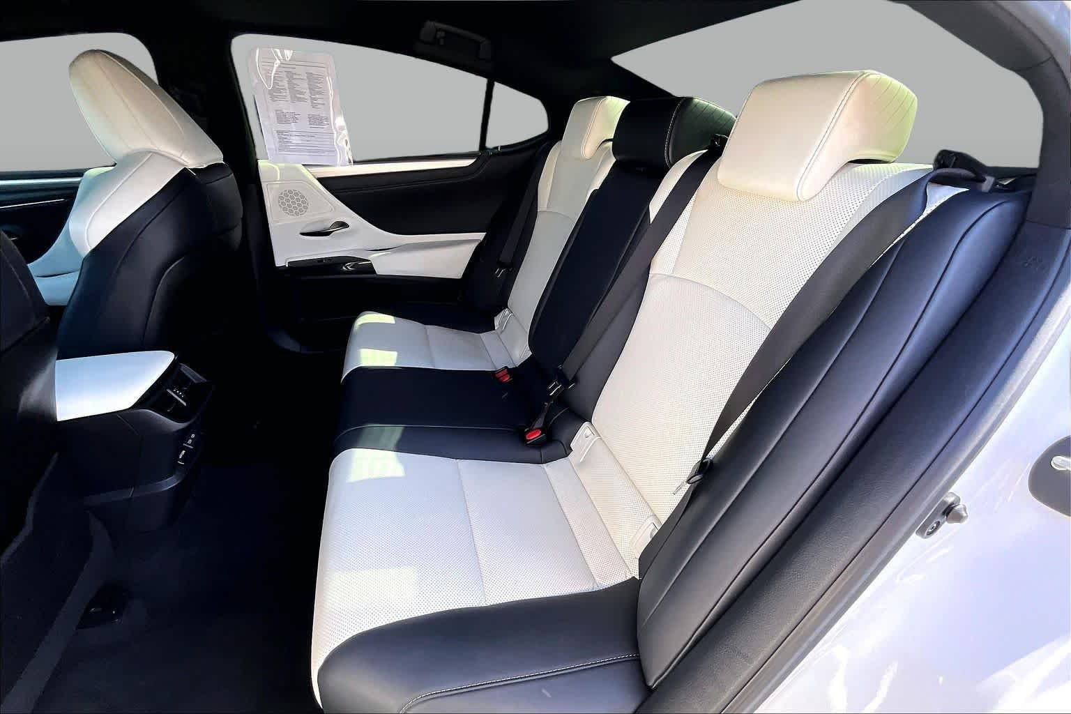 Certified Used 2023 ULTRA WHITE Lexus F SPORT Handling image 18