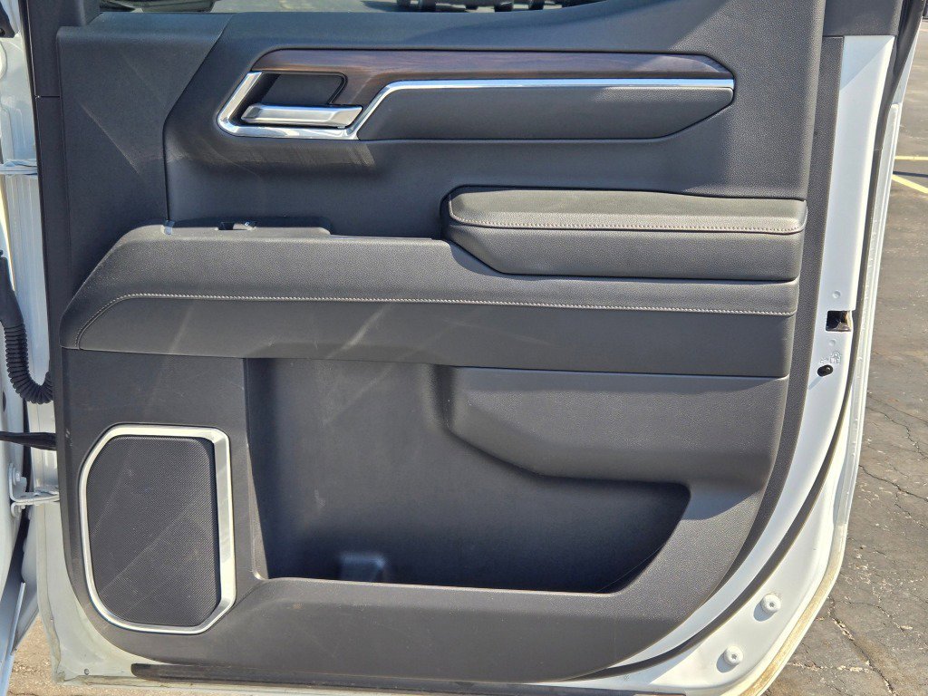 2024 GMC Sierra 1500 SLT - Photo 9