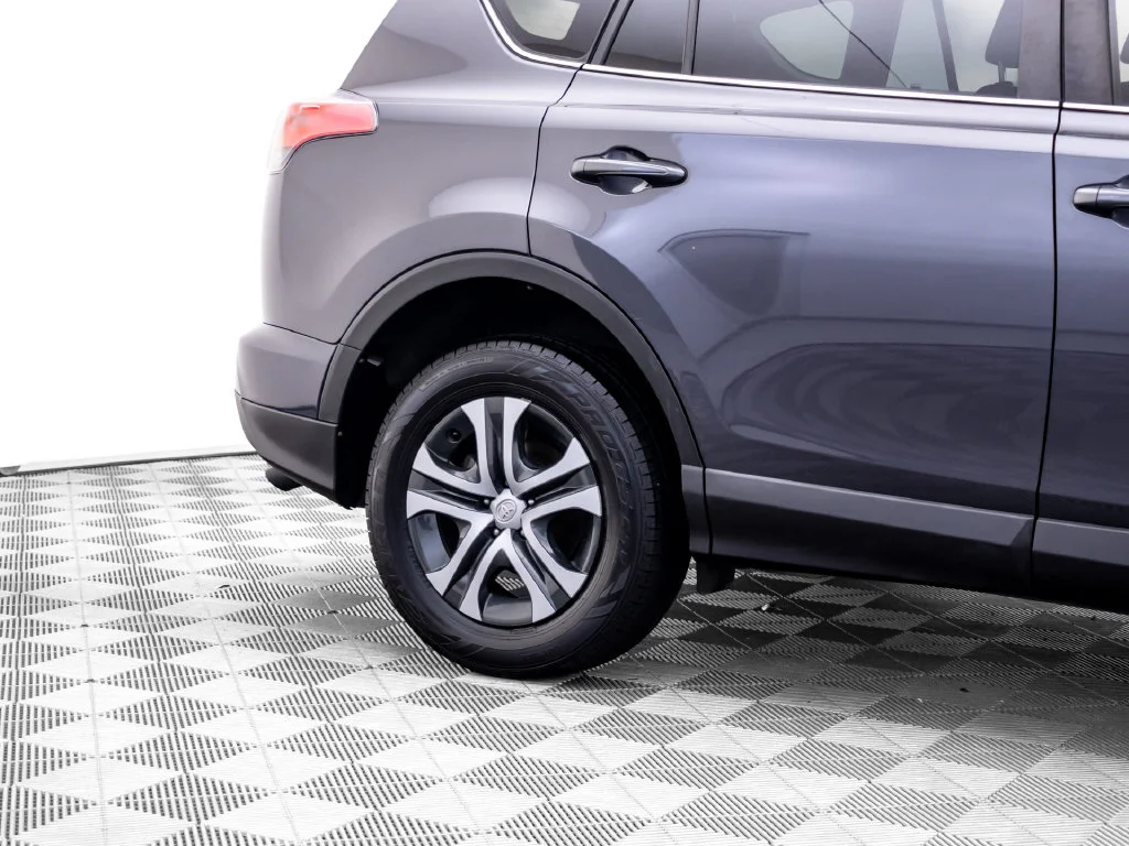 Used 2018 Gray Toyota LE image 32