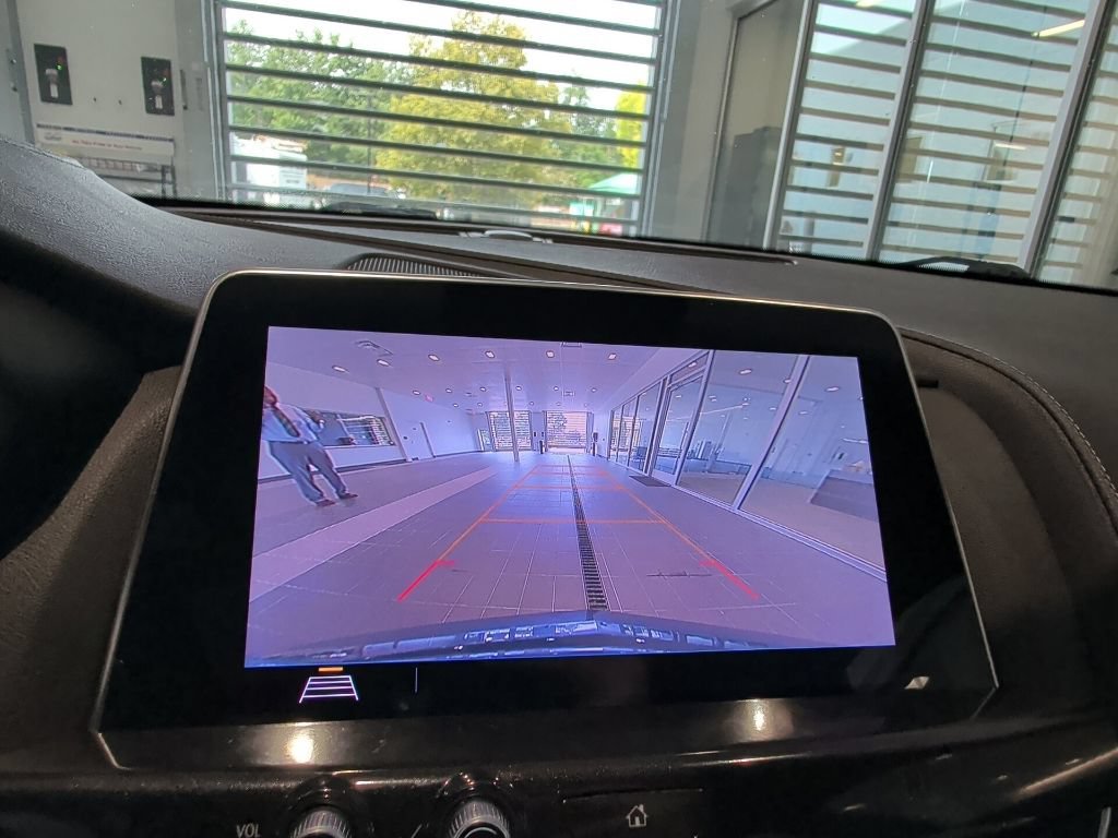 Used 2020 SHADOW METALLIC Cadillac Premium Luxury image 15